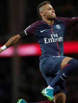 نيمار يهاجم برشلونة 