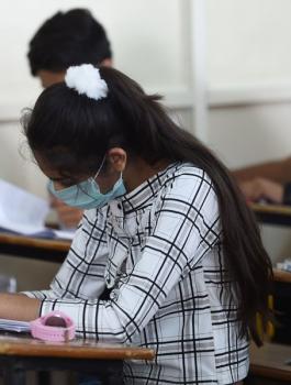 طلاب العالم وكورونا 