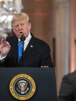 ترامب ومراسل قناة سي ان ان 