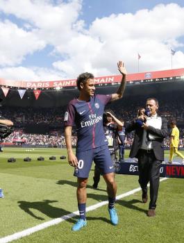 في اليوم الواحد يتقاضي نيمار 344 ألف شيقل!