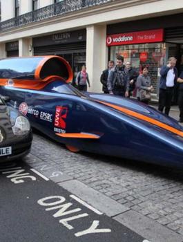 اسرع سيارة في العالم 