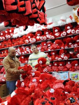 عيد الحب حلال ام حرام 