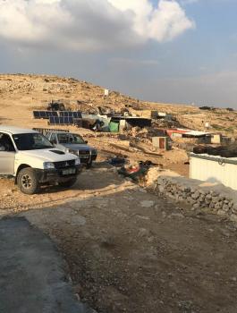 افتتاح مدرستي "التحدي 7 و8" مقابل مستوطنتين جنوب الخليل