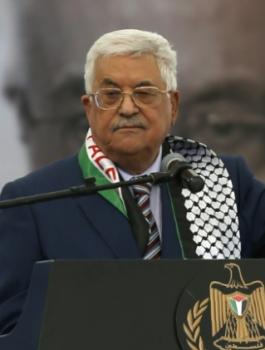 عباس في المؤتمر السابع 