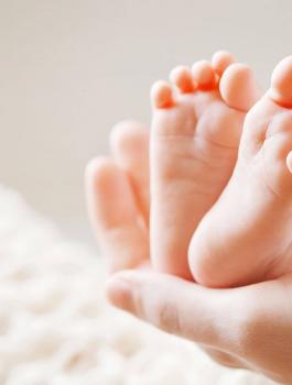 مواطن من الخليل يريد تسمية طفله 