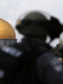 قوات خاصة اسرائيلية تقتحم الاقصى 