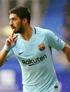 برشلونة ينتصر بصعوبة على إيبار 