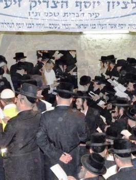 اقتحام المستوطنين لقبر يوسف 