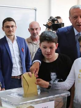 اغلاق مراكز الاقتراع في تركيا ونتائج أولية خلال ساعتين