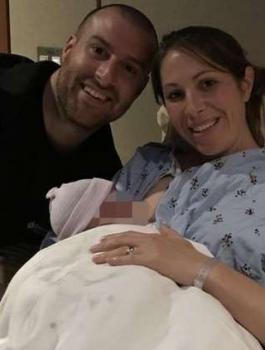 أب يسبب 12 كسراً لطفلته الرضيعة لأنها أراد مولوداً ذكراً