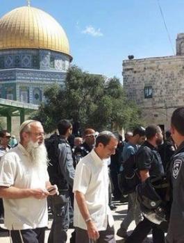 "شؤون القدس" تحذر من تكثيف اقتحامات الأقصى
