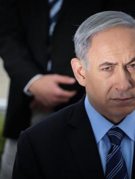 نتنياهو لدى استقباله نائب ترامب: لدي رسالة لأبو مازن بأنه لا بديل عن قيادة أمريكا لعملية السلام