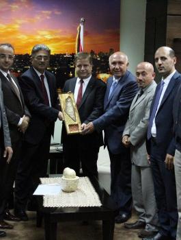 درع المؤتمر الدولي السادس لنقابة الأطباء