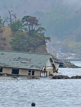 تسونامي شرق البحر المتوسط 