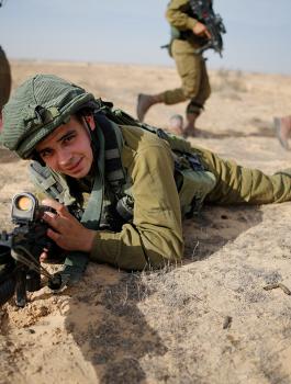 الشرطة الاسرائيلية تعتقل 20 ضابطاً في جيش الاحتلال سرقوا 100 مليون شيقل