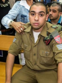 الجندي قاتل الشهيد عبد الفتاح الشريف ينقل للمستشفى إثر انهيار عصبي