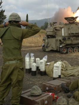 جيش الاحتلال يقصف مواقع للنظام السوري في الجولان 