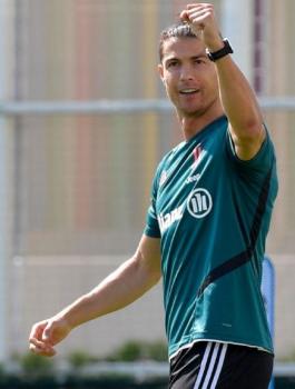 رونالدو والمليار دولار 