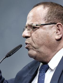 وزير الاتصالات الاسرائيلي يستقبل من منصبه 