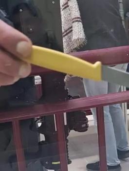 اعتقال سيدة فلسطينية على حاجز قلنديا 