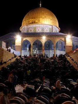 الصلاة في الاقصى خلال رمضان 