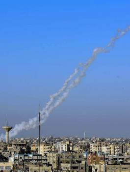 اطلاق صواريخ من قطاع غزة 