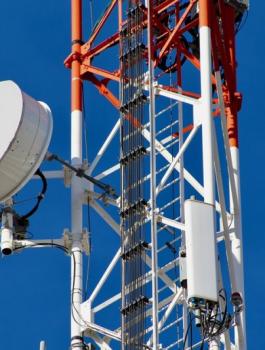 اسرائيل وشركات الاتصالات والضفة الغربية 