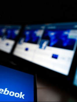 فيسبوك يعتذر