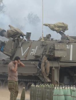 المدفعية الاسرائيلية تقصف هدفا في غزة 