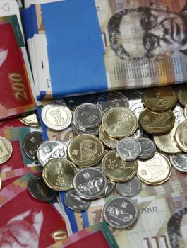 أسعار صرف العملات مقابل الشيقل اليوم الاثنين