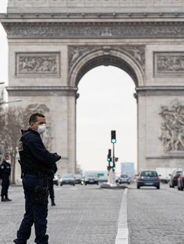 202003europe_france_coronavirus_police