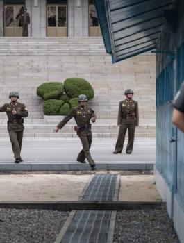 انشقاق جندي كوري شمالي 