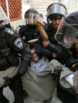 الاعتقال والحبس المنزلي يمنعان المئات من الالتحاق بالمدارس