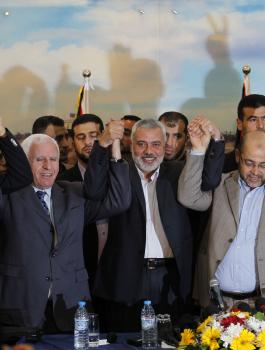 الإعلان عن تشكيل حكومة وطنية قريباً من القاهرة استعدادا للانتخابات