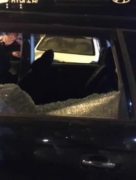 مستوطنون يهاجمون مركبات الفلسطينيين غرب رام الله 