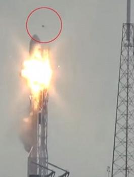 كائنات فضائية فالكون 9