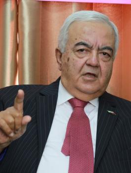 وزير العمل والكهرباء في غزة 