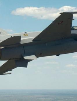 الطيران العراقي يقصف مواقع لداعش في سوريا 