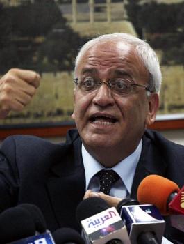 عريقات: سيتم تعليق الاتصالات مع واشنطن إن لم تجدد ترخيص مكتب منظمة التحرير