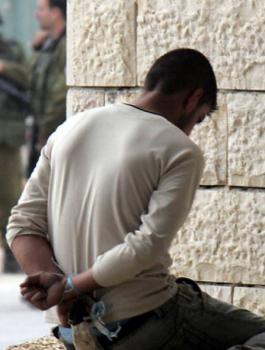 المؤبد للفلسطينيين في السجون الاسرائيلية 