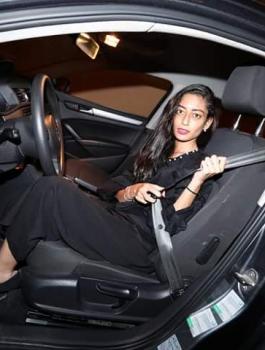 الشرطة وزعوا الورود على النساء .. سعودية تري قصتها مع اليوم الأول في القيادة