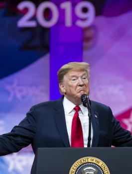 عنصرية ترامب 