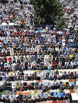 الصلاة في الاقصى خلال شهر رمضان 