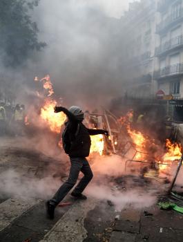 فرنسا والاحتجاجات 