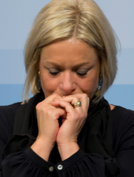 وزيرة الدفاع الهولندية 