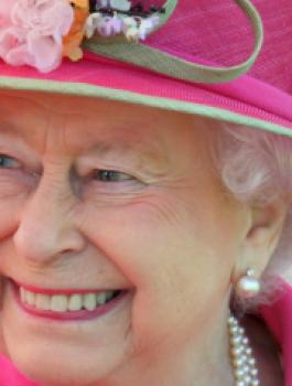 n-QUEEN-ELIZABETH-large570