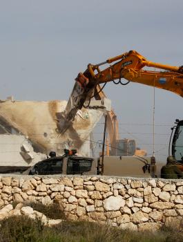 هدوم في الخليل 