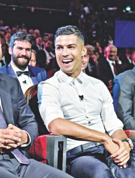 عشاء يجمع رونالدو بميسي 