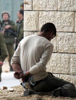 الاسرى الفلسطينيين في السجون الاسرائيلية 