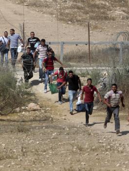 اعتقال عمال فلسطينيين 